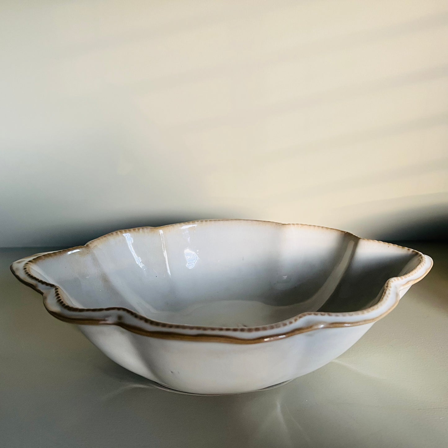 Drip Serving Bowl