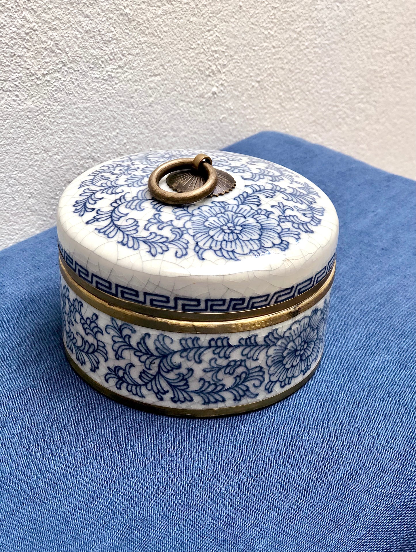 12 Round Ceramic Box